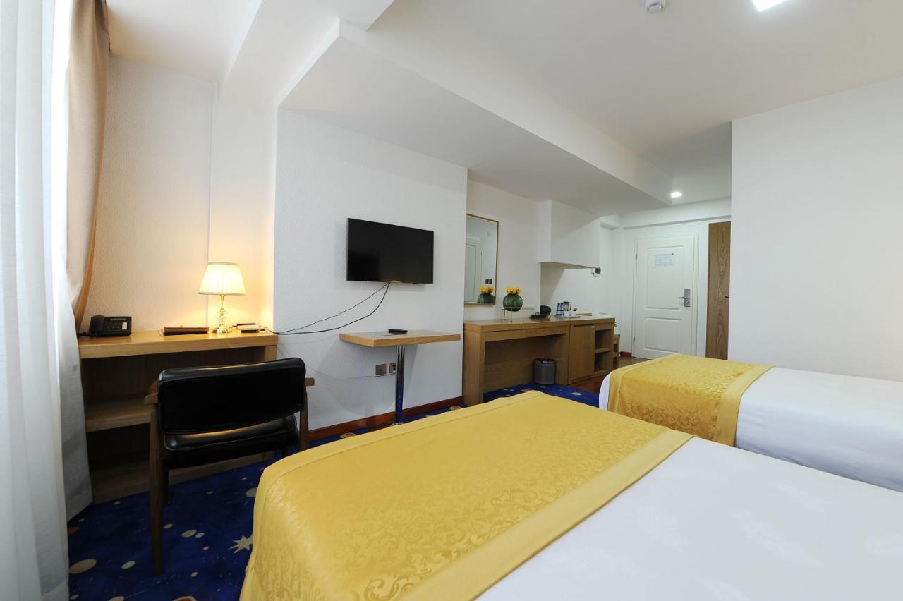 Ub Grand Hotel Ulan Bator Eksteriør bilde